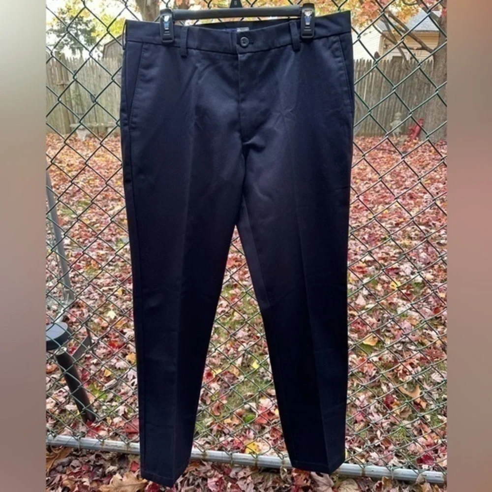 IZOD Men's American Chino Slim Fit Pants, 34Wx32L SLIM‎ (Black) (NWT)